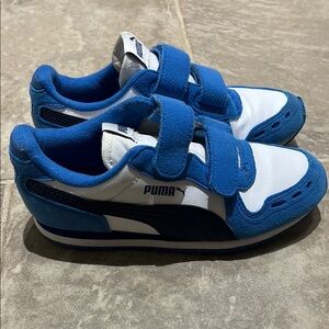 Boys Puma Sneakers, size 13.5